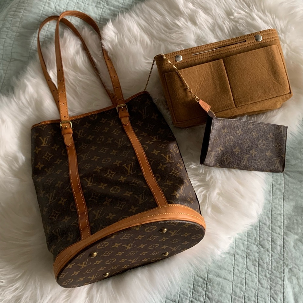 ⭐️ Louis Vuitton GM Bucket Bag, Pouch and Liner 👜